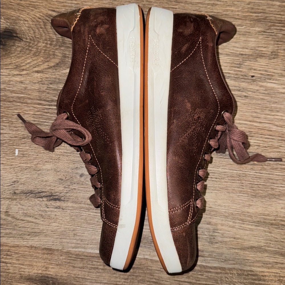 KURU Roam classic court sneaker in brown leather, size - 10.5 M - Picture 5 of 8